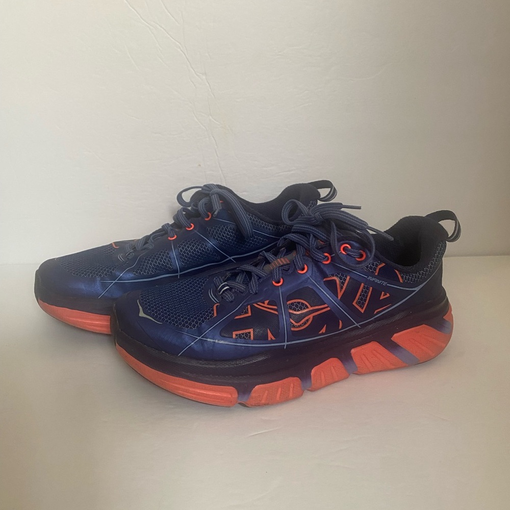 Hoka One One Infinite Women’s Size 7.5
